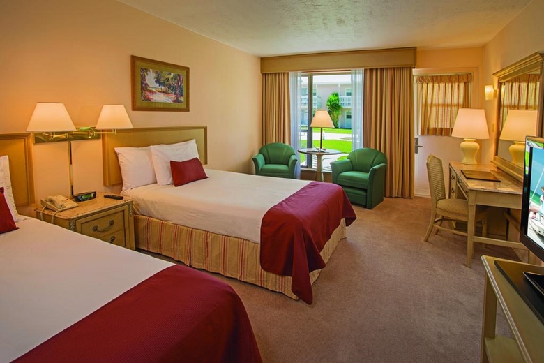 Hotel Sandcastle Resort At Lido Beach