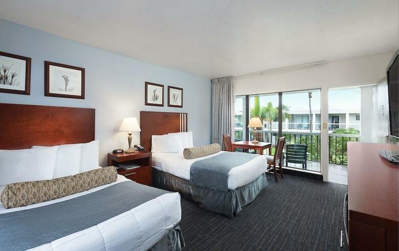 Hotel Beachcomber Beach Resort