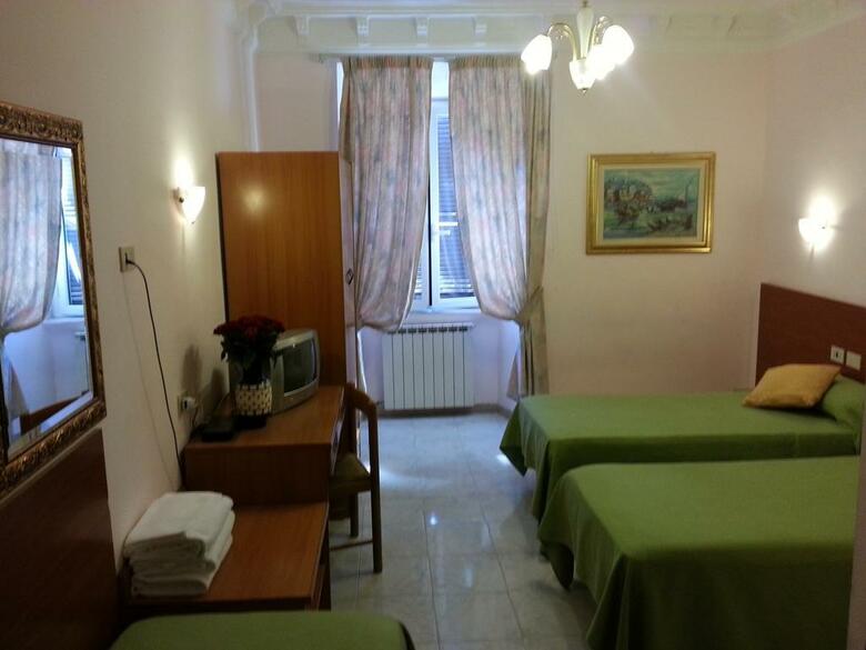 Hotel Philia