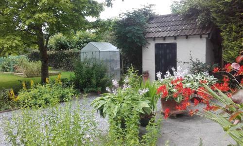 Twin Oaks Bed & Breakfast