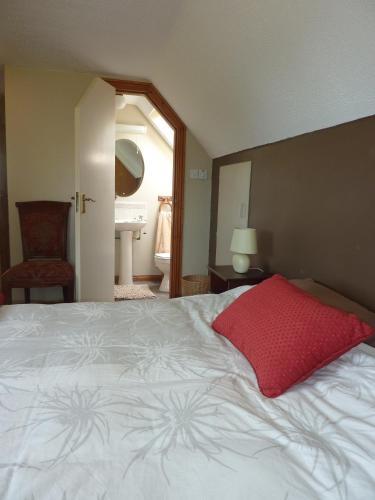 Bed & Breakfast Knocklyon House