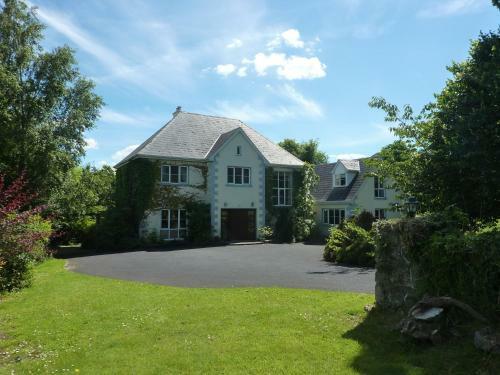 Bed & Breakfast Knocklyon House