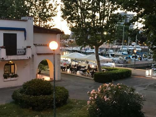 Apartamento Luminoso Appartamento Sulla Darsena Portoverde