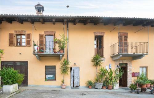 Beautiful Apartment In Monforte D'alba With 1 Bedrooms