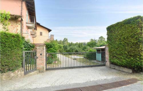 Beautiful Apartment In Monforte D'alba With 1 Bedrooms