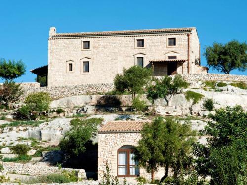 Appealing Holiday Home In Modica With Shared Garden