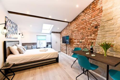 Steel And Wood Apartment