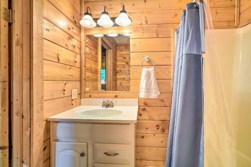 Charming Cabin Less Than 3 Mi To Dale Hollow Lake!