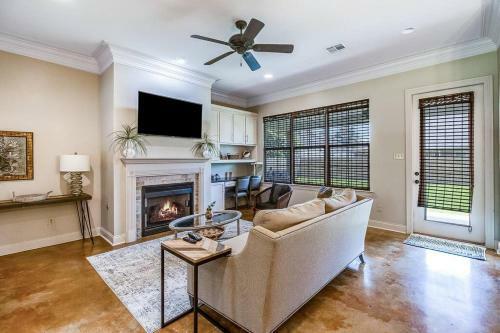 Villa Pet Friendly,king Bed,jacuzzi Tub,separate Shower