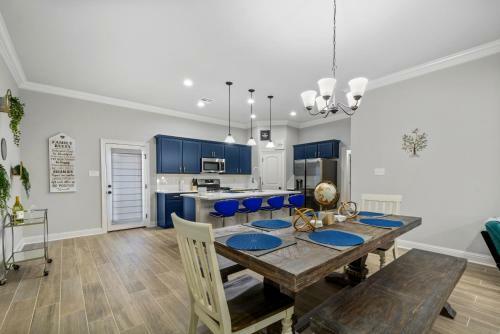 Central, New & Modern: Your Space Away From Home!!