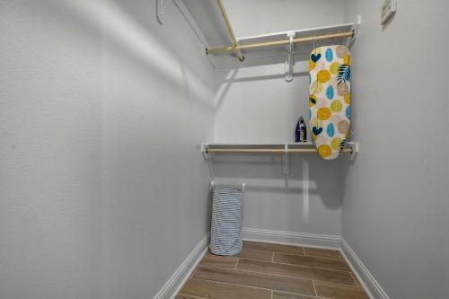 Central, New & Modern: Your Space Away From Home!!