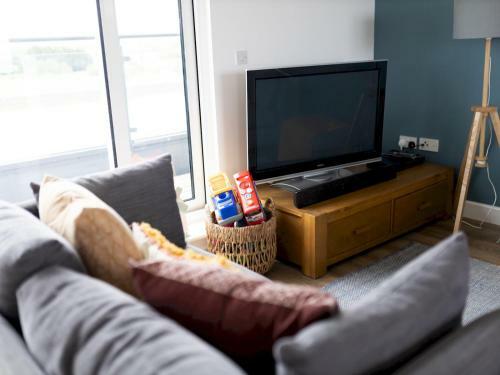 Pass The Keys Galwad-y-m�r Stunning Apartment On Llanelli Coast