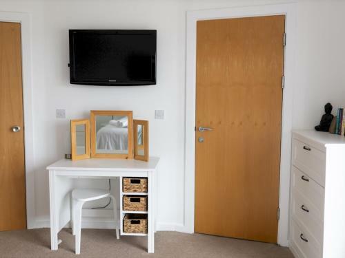 Pass The Keys Galwad-y-m�r Stunning Apartment On Llanelli Coast