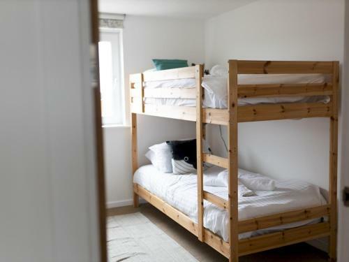 Pass The Keys Galwad-y-m�r Stunning Apartment On Llanelli Coast