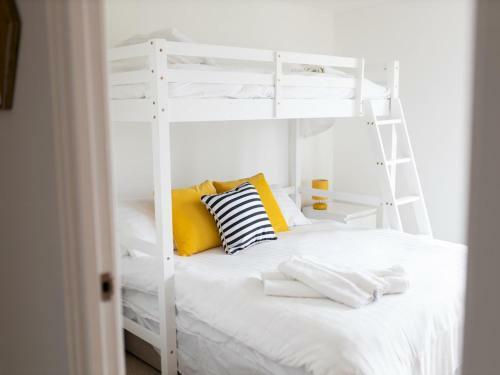 Pass The Keys Galwad-y-m�r Stunning Apartment On Llanelli Coast