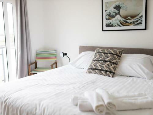 Pass The Keys Galwad-y-m�r Stunning Apartment On Llanelli Coast