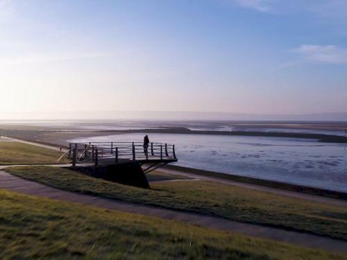 Pass The Keys Galwad-y-m�r Stunning Apartment On Llanelli Coast
