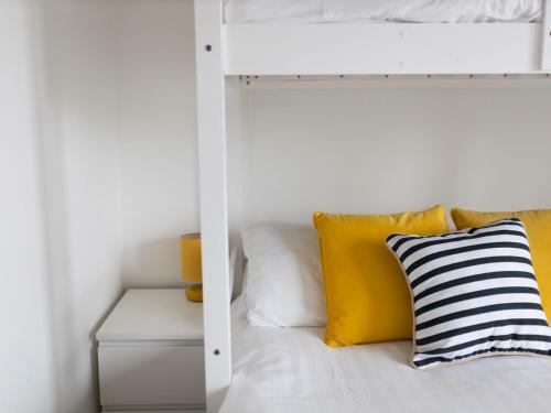 Pass The Keys Galwad-y-m�r Stunning Apartment On Llanelli Coast