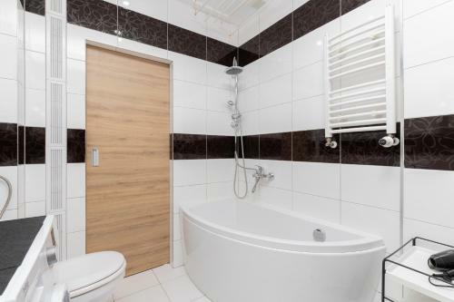 Apartament Bia?a Mewa W?adys?awowo By Renters