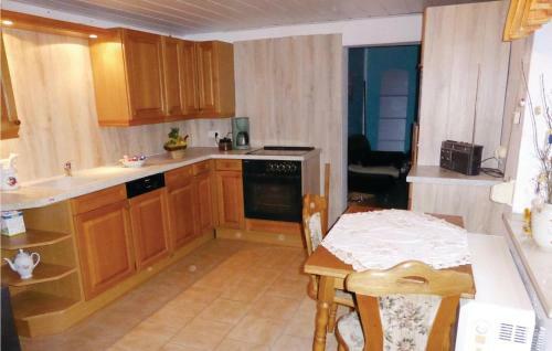 Apartment - Holiday Home St�tzengr�n/hundsh�bel With Fireplace Viii