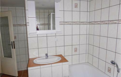 Apartment - Holiday Home St�tzengr�n/hundsh�bel With Fireplace Viii