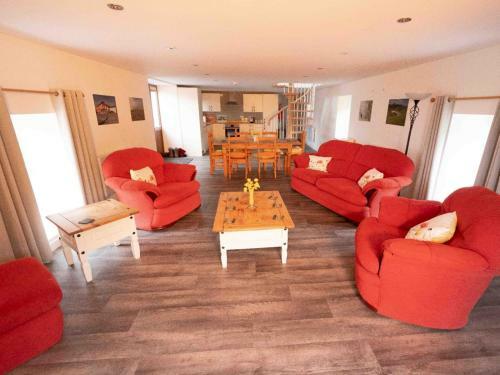 Pass The Keys Spacious Converted Barn Close To Lampeter