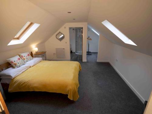 Pass The Keys Spacious Converted Barn Close To Lampeter