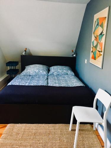 Apartment No. 9