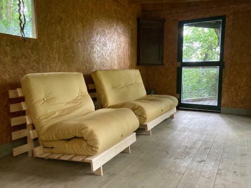 Unique Off Grid Tree-house Stay
