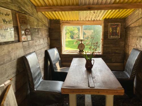 Unique Off Grid Tree-house Stay