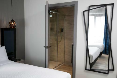 Sadie Best Western Hotel At Luton