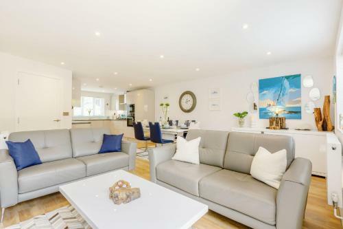 6 Chatterton Mews