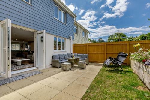 6 Chatterton Mews