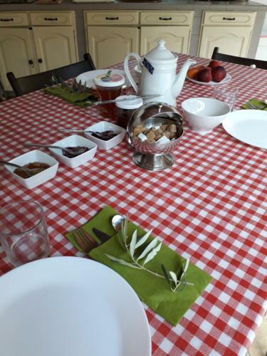 Bed & Breakfast Les Restanques - Chambre D'h�tes