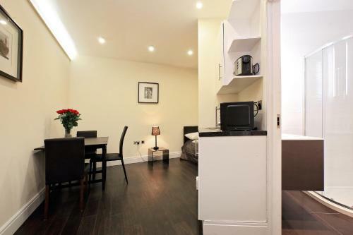 Apartments At Camden Square