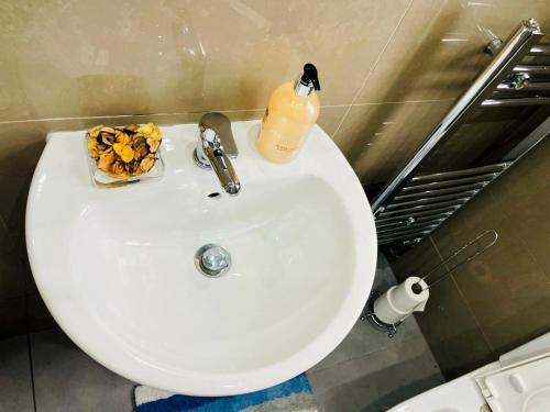 Apartamento Bijou Full Flat With A Private Kitchen And Bathroom - Free Parking