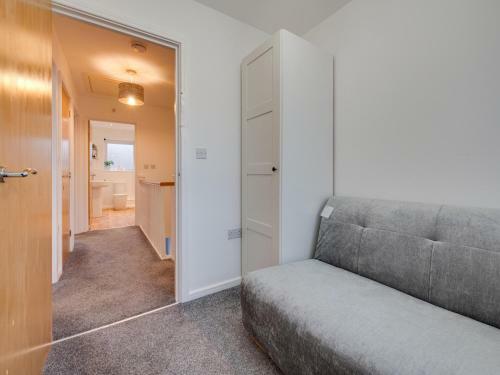 Pass The Keys Spacious And Modern Property With Parking And Garden