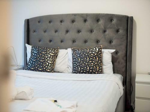 Pass The Keys Spacious And Modern Property With Parking And Garden