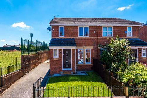 Stylish 4 Bed Home Close To Manchester City Centre