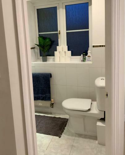 Spacious And Amazing 4 Bedroom Detached House