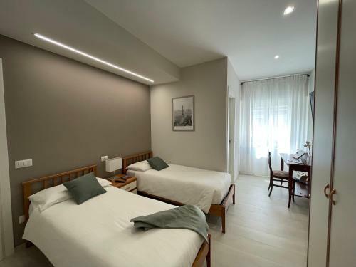 Hostal Otium Rooms / Camere E Appartamenti