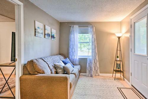 District Heights Apartment With Patio And Seating