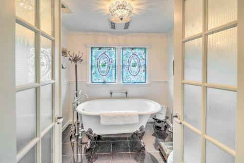 Grasonville Home With Private Pool On The Water