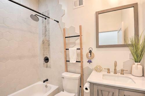Baltimore Townhome, Walk To Patterson Park!