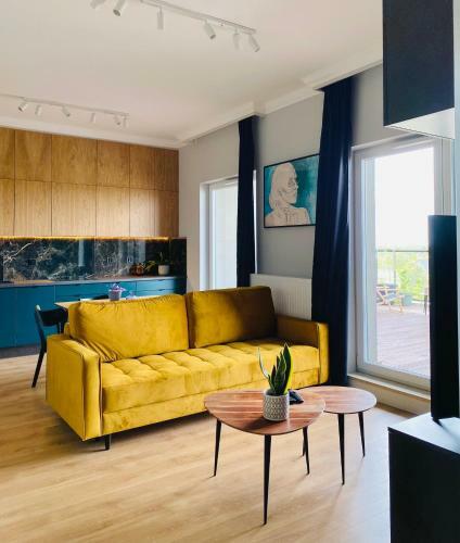 Cozy, Bright & Sunny Apartment With Terrace!