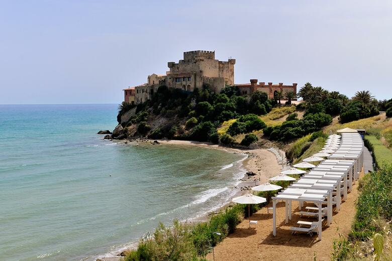 Hotel Falconara Charming House & Resort