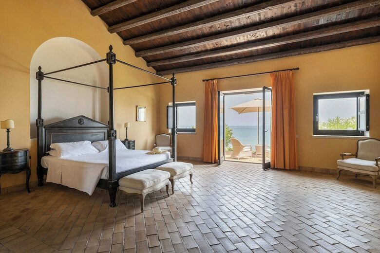 Hotel Falconara Charming House & Resort