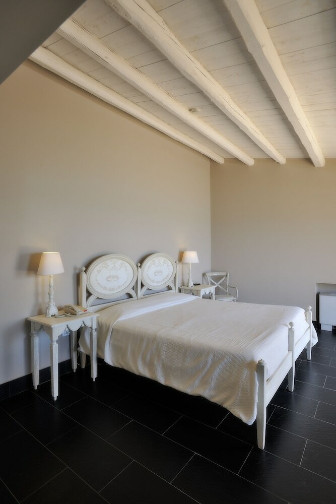 Hotel Falconara Charming House & Resort
