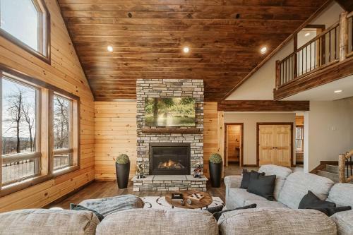 Water & Mountain Retreat