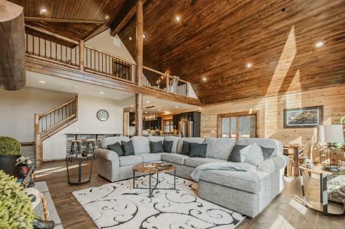 Water & Mountain Retreat